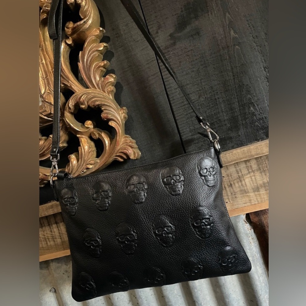 IOpelle Italia BLK Leather Multi Skull Crossbody With Detachable Strap & Dust Bg - Picture 13 of 17